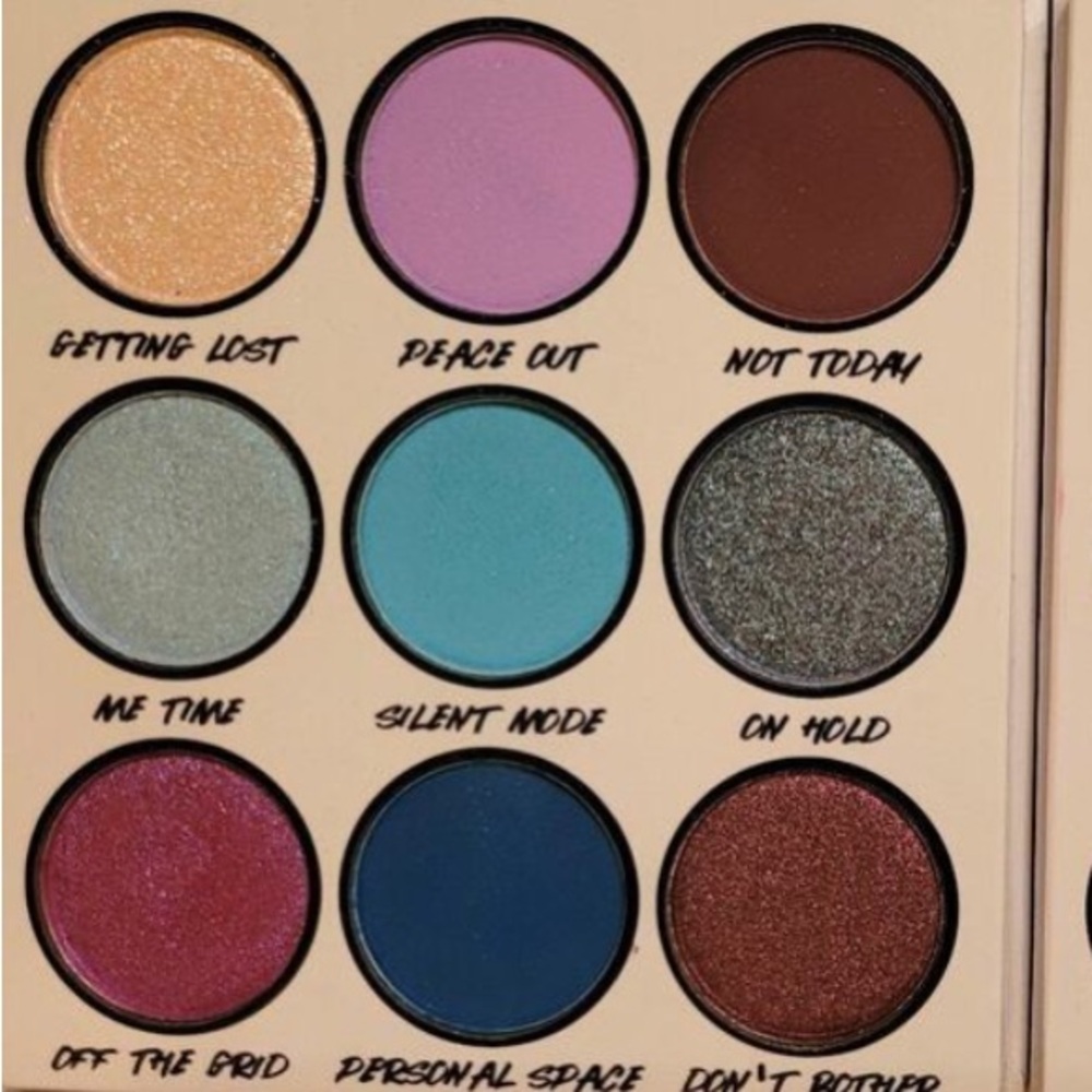 New 2 BH Cosmetics Eyeshadow Palettes Lookin Like a Snack &Do Not Disturb bundle - Picture 3 of 3